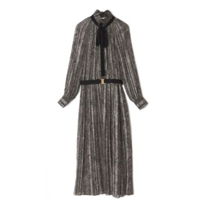 【新品】L'UNE リュンヌ ブラウス プリーツ ドレス ワンピース 結婚式 L'UNE×eclat(リュンヌ×エクラ)の【別注】ベルトつきプリーツドレス通販