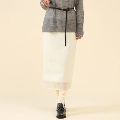 シアー感が今年らしい、Iラインシルエットのシンプルスカートです。　シアーダンボールスカート