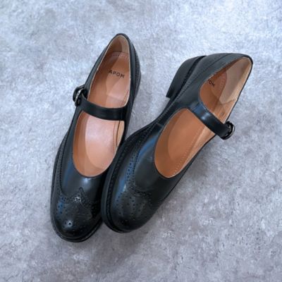 クラシカルなディテールで足元華やぐ本革メリージェーンシューズ　【APOM】本革メリージェーンブローグシューズ