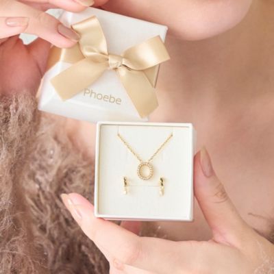 集英社HAPPY PLUS STOREPhoebe（フィービィー）/【2025Xmas Collection】パヴェモチーフネックレス＆ツイストイヤリングセット／BOX＆ショッパー付き
