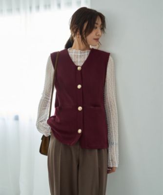 トップスでもあり、ベストでもある<br>つやつやコロン、な金ボタンが可愛い<br>通年素材のベスト型ニット地トップス　GOLDボタンリブニットソーベスト