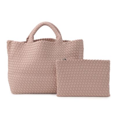 冬コーデのマンネリ打破。春まで使える「ペールカラーアイテム」まとめ【40代ファッション】