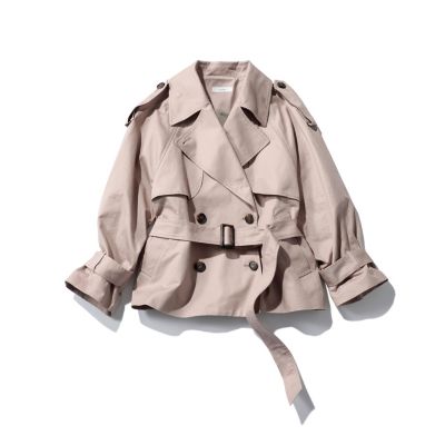 【LIVEレポート】神山まりあさんコラボアイテムを本人コメント付きで紹介｜トレンチ・Tシャツ・パンツ