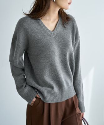 こういうニットが結局いちばん着やすい　着やすいVネックニットトップス