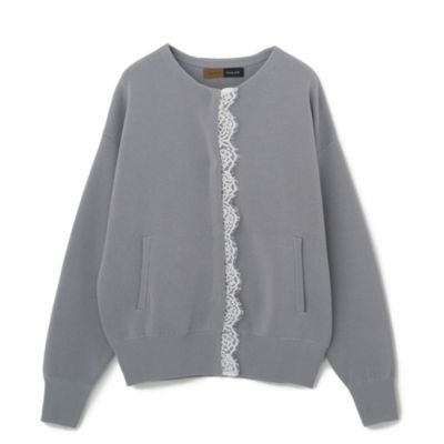 クリーンなスムース編み地をベースに、フロントに繊細なレースを重ねたエレガントなブルゾン　Room no.8 for E by eclat 前立てレースブルゾン