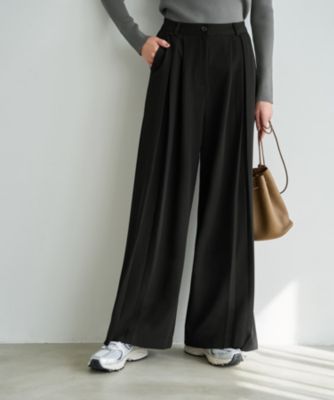 ワイドパンツで今っぽい形を出すならコレ 幅広フォルムでタックが主役の黒パンツ　２タック幅広ブラックワイドパンツ
