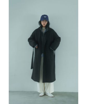 ガウンのようにさらりと羽織れるロング丈のコート。　WOOL BLEND GOWN COAT