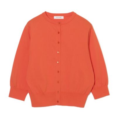 短め丈とふんわり袖が絶妙バランス　六分袖カーディガン