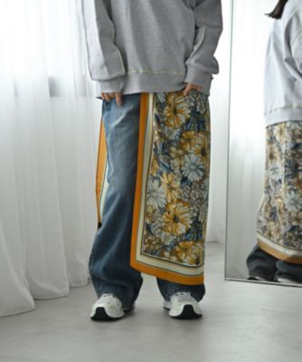 TAAKK 大判 フラワー スカーフ ホワイト 22ss TAAKK 大判 フラワー スカーフ ホワイト 22ss BLURRED FLOWER SCARF