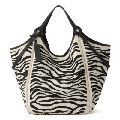 気温20℃超え!4月の通勤コーデどうする?きれいめお仕事スタイル5選【40代春オフィスカジュアル】