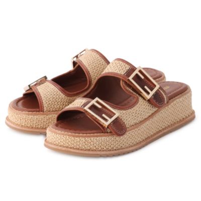 アースカラーとフェイクレザーのバイカラーが絶妙バランス　ラフィア風厚底スライドサンダル