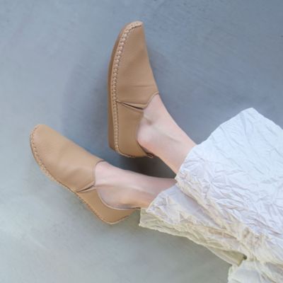 ソフトな人工皮革のシンプルスリッポンシューズ　ソフトフィットスリッポンフラットシューズ