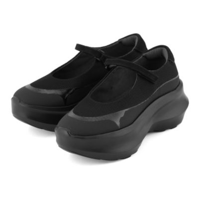 雨をも味方にするメリージェーンスニーカー　AMAZON STRAP SNEAKERS