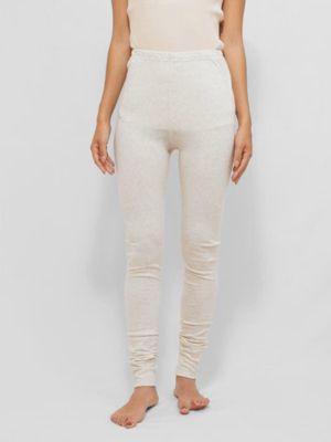 質のよい眠りで、疲れを整える<br>素肌にやさしい極上のやわらかさ　ファインニットレギンス