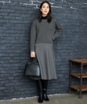 新品　自由区　ニットセットアップ　パールボタンの面と裏面リバーシブル着用可 自由区 セットアップ リバーシブルニット セットアップ