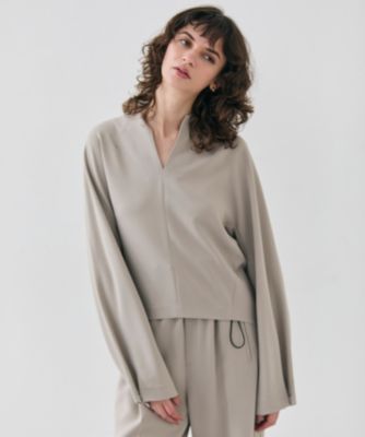 BEIGE，(ベイジ)の【洗える】RUE / スリットネックフォルム