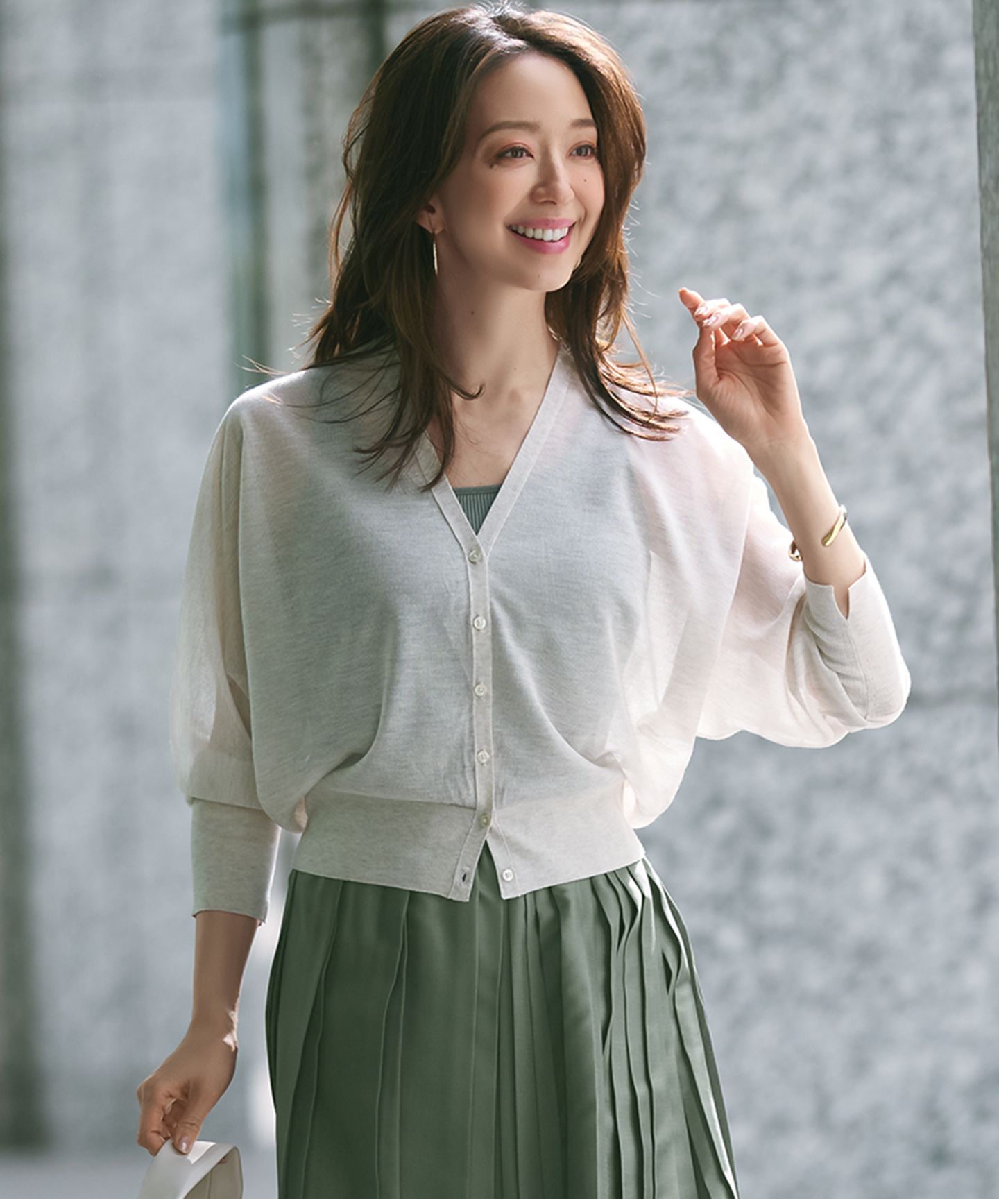 23区(ニジュウサンク)/【杏さん着用】シャイニーシアー ドルマンスリーブ カーディガン