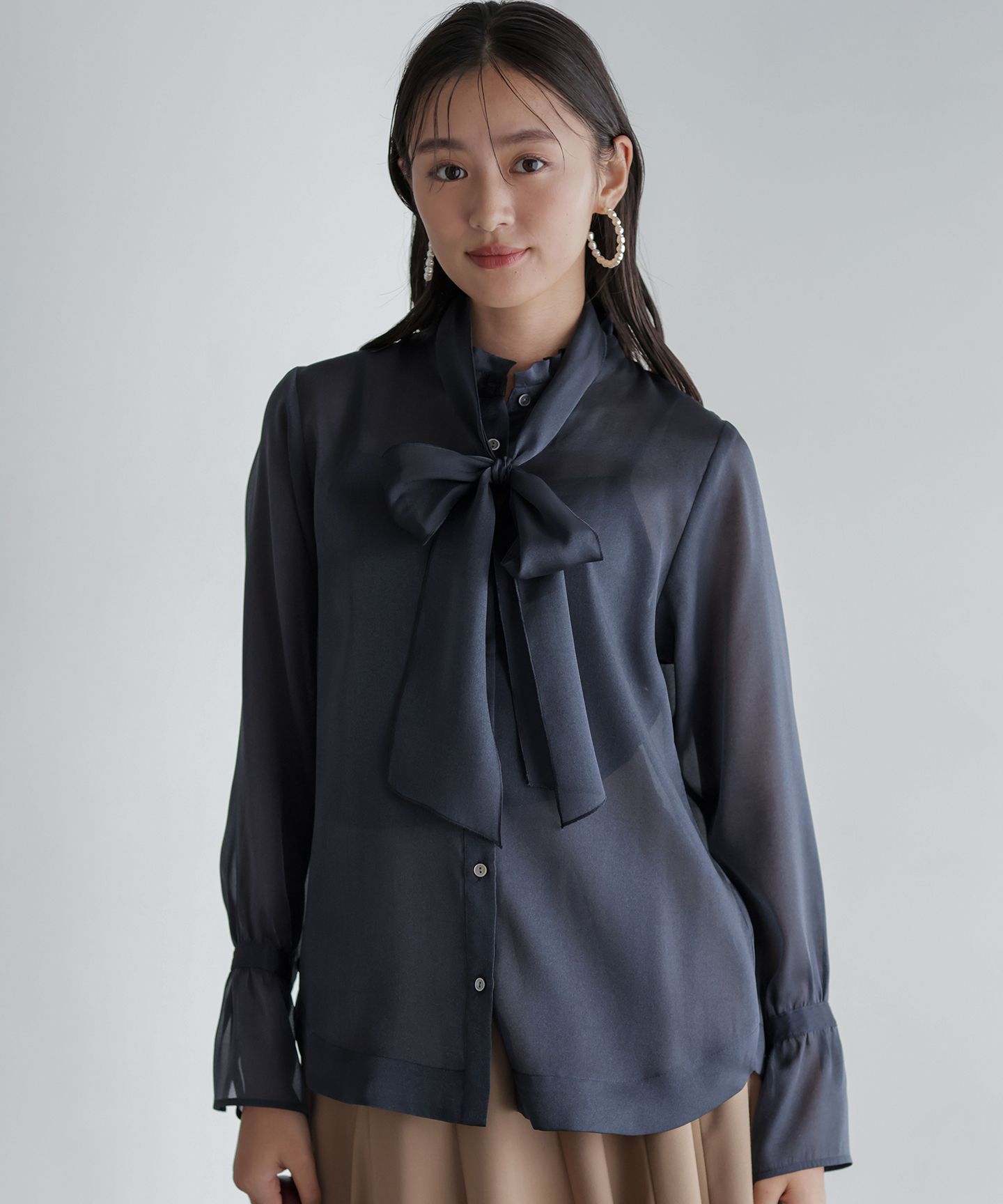 組曲 S(クミキョク　エス)/【WEB限定】シャイニーオーガンボウタイ付き ブラウス