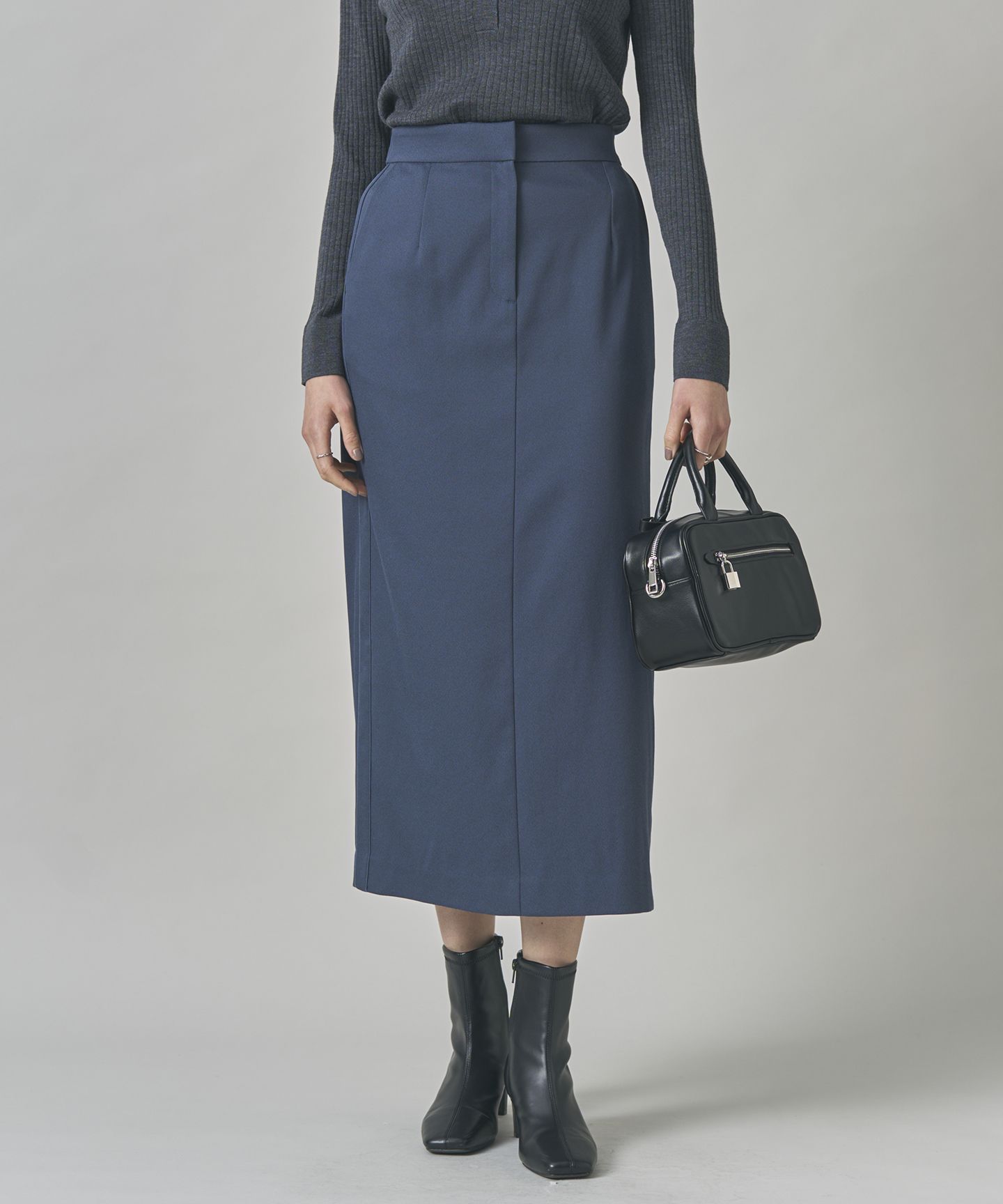 ICB L(アイシービー　エル)/ウォームサテン Iラインスカート