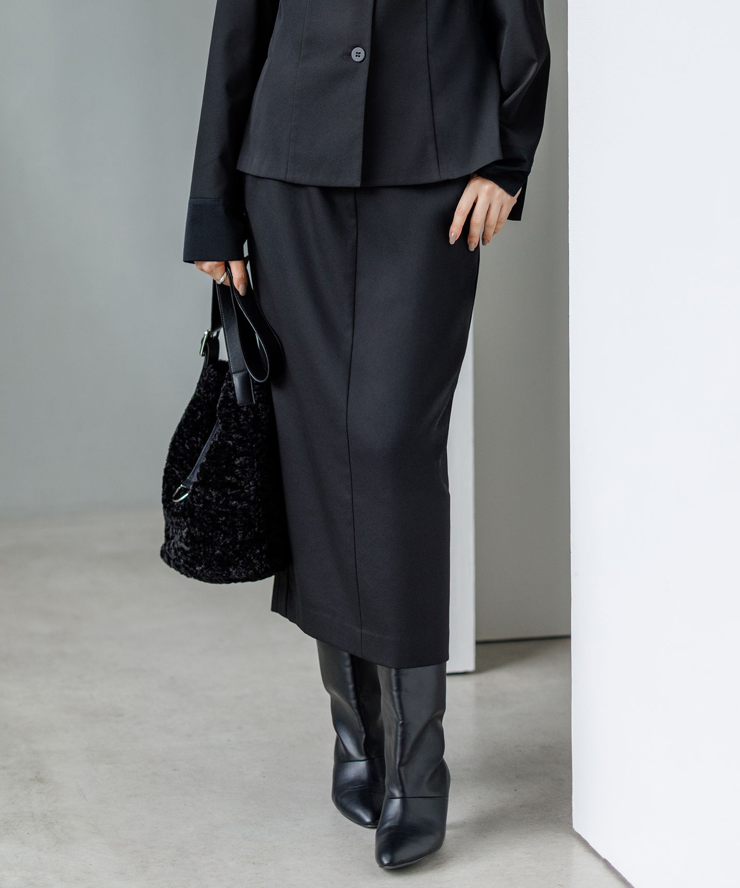 ICB(アイシービー)/ウォームサテン Iラインスカート