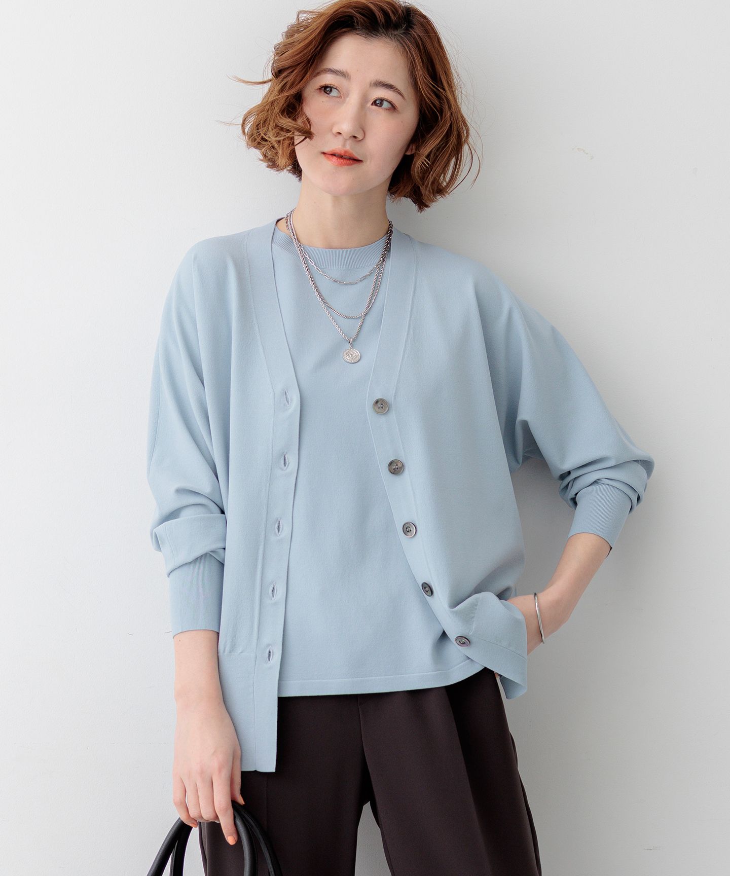 23区(ニジュウサンク)/レーヨンポリエステルストレッチ Vネック カーディガン