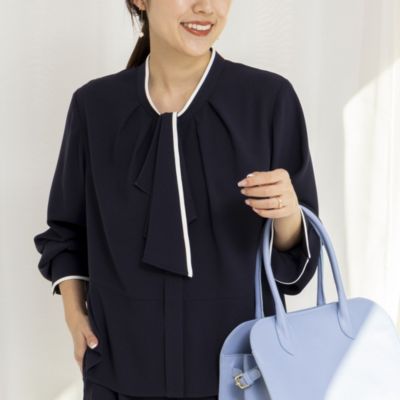 　《セットアップ対応》ウォッシャブルストレッチジョーゼットボウタイ風ペプラムブラウス