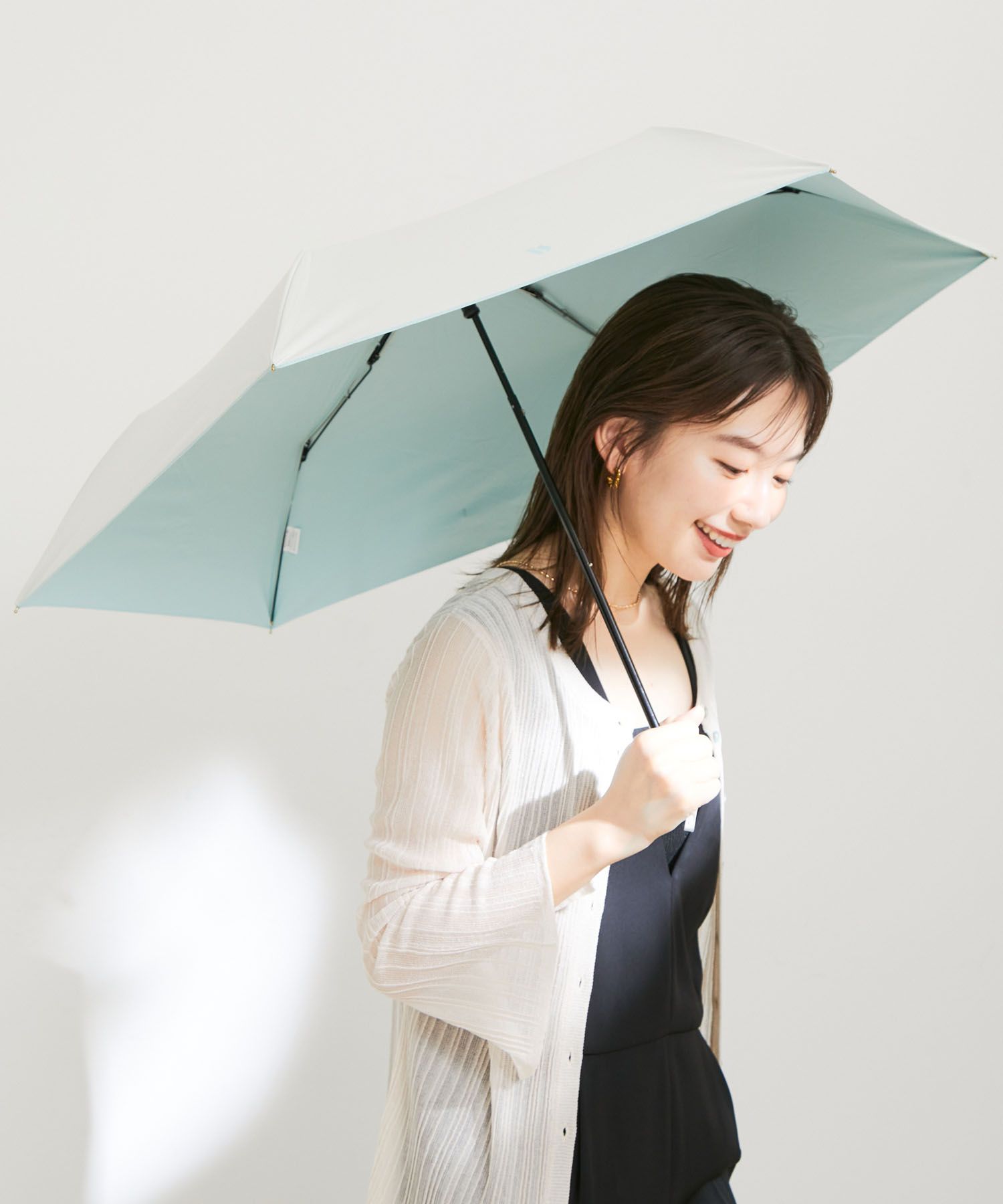  VIS(ビス)/【晴雨兼用/遮光率100%】バンブーハンドルコンパクト折り畳み傘