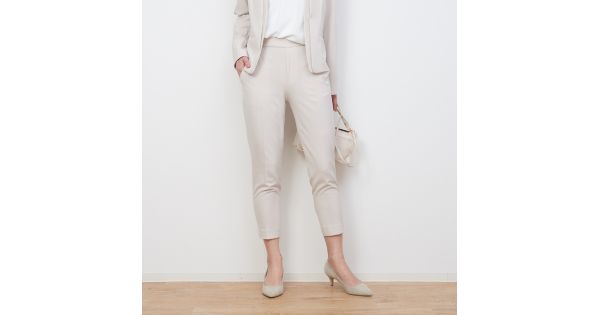 Abahouse Mavie アバハウス マヴィ のecru ノータックテーパードパンツ通販 集英社happy Plus Store Abahouse Mavie アバハウス マヴィ のecru ノータックテーパードパンツ通販 集英社happy Plus Store