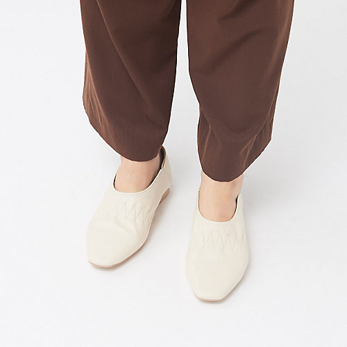 Au BANNISTER シャーリングフラットパンプス