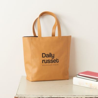 Daily russet(デイリーラシット)のロゴプリントベーシックトートバッグ 