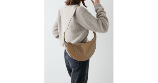 ❤︎極美品❤︎GALLARDAGALANTE❤︎スリーククロスボディバッグ 