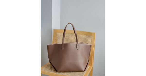Whim Gazette(ウィム ガゼット)のWEB限定【&MyuQ】ATE TOTE BAG通販 