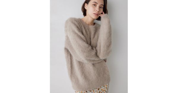 Whim Gazette(ウィム ガゼット)のカシミヤ混クルーネックファーニット  