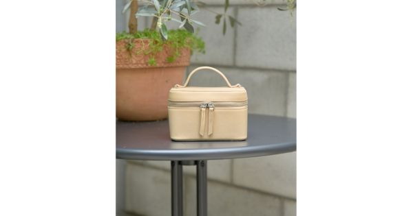 Whim Gazette(ウィム ガゼット)の【Hoaw.】バニティショルダー通販 