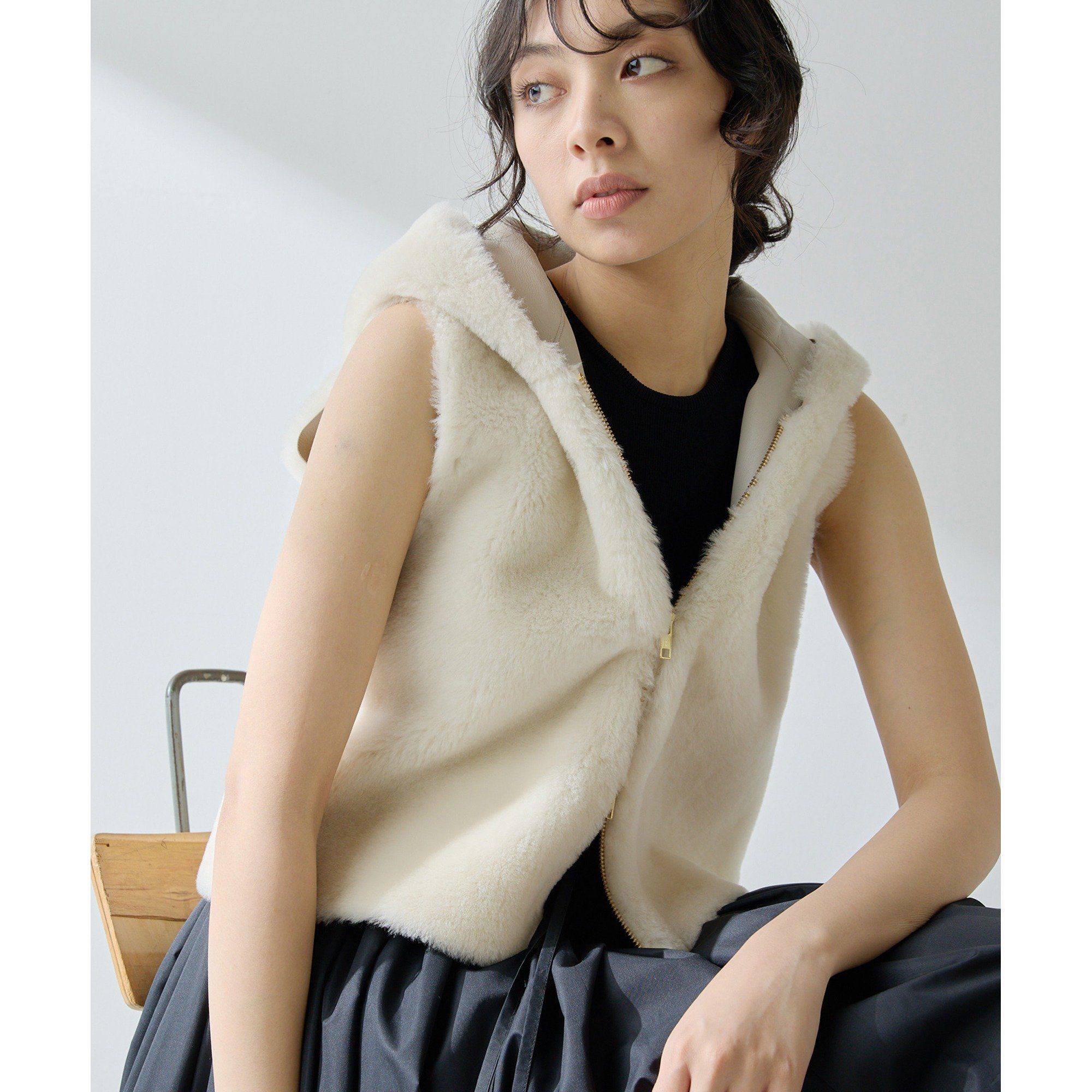 Whim Gazette(ウィム ガゼット)/ムートンフードジレ